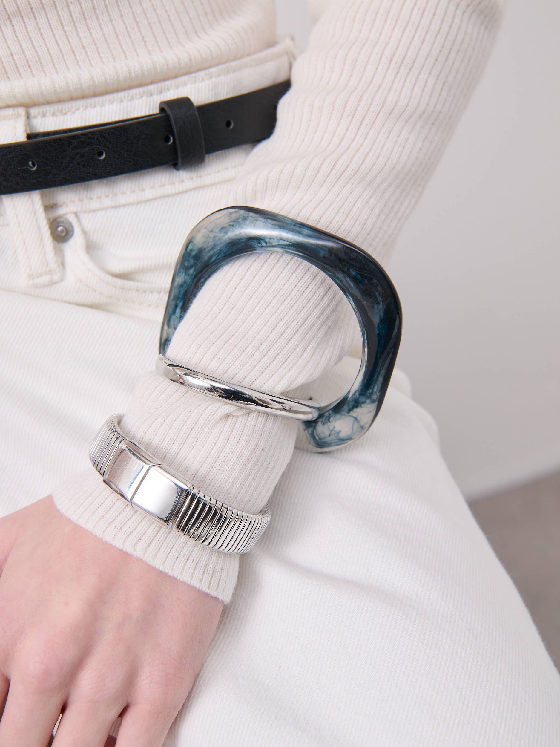 Angels Whisper Accessories - Venta al por mayor Brazalete - Brazalete Magnético de Serpiente en Plata1