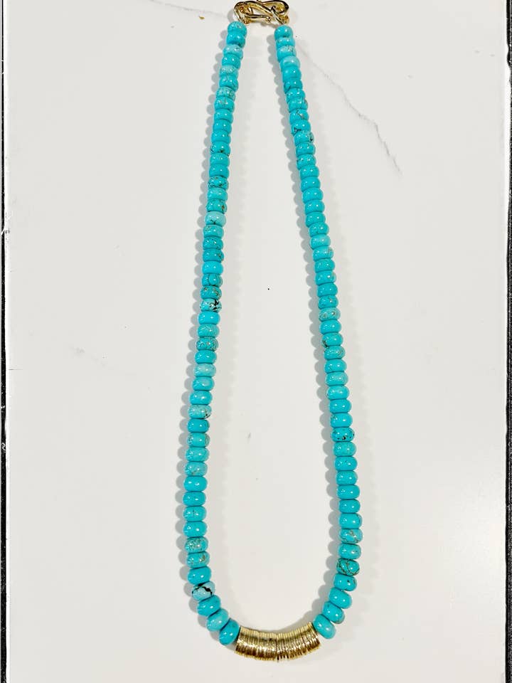 Collier Ras de Cou en Perles Rondelles Turquoise avec Accent en Laiton pour la vente par GentrybyJenna