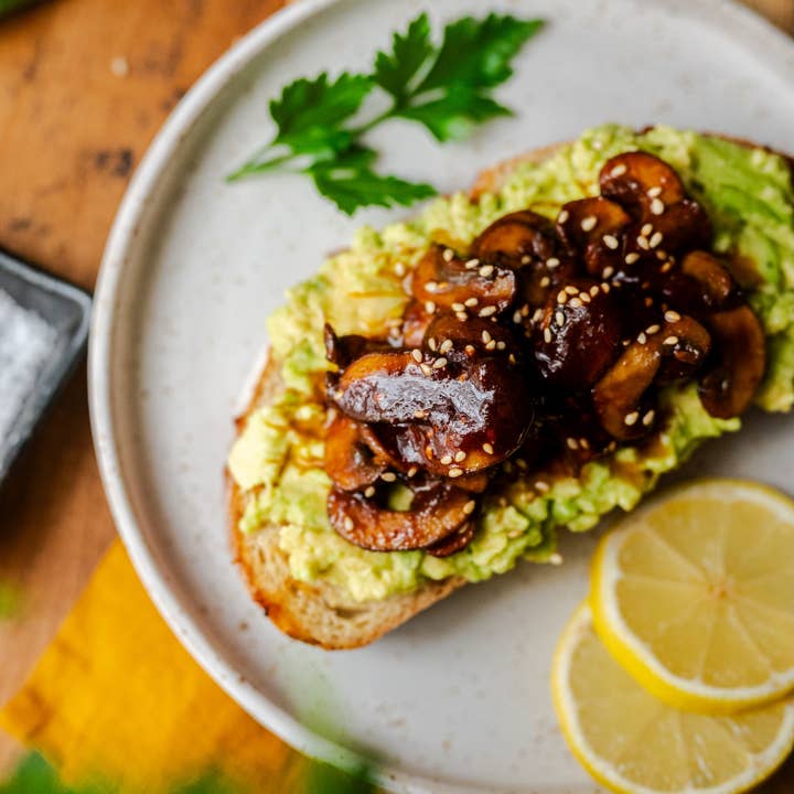 Vumami Foods - Wholesale Hot Sauce - Umami Bomb - Roasted Garlic3