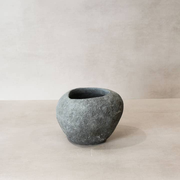 Botanical Boys - Wholesale Plant Pot - River Stone Planter Pot No9