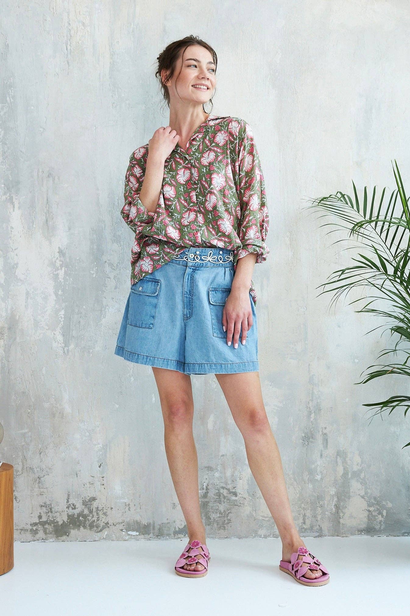 sommar_batik_grön SHANY skjorta för wholesale på Faire1