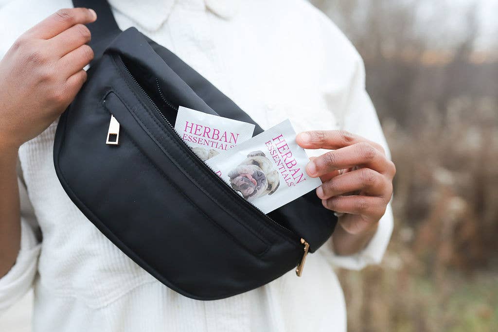 Herban Essentials - Wholesale Pet Cleaning Supplies - Dog Towelettes - 20 Individual Lavender Essential Oil Wipes1