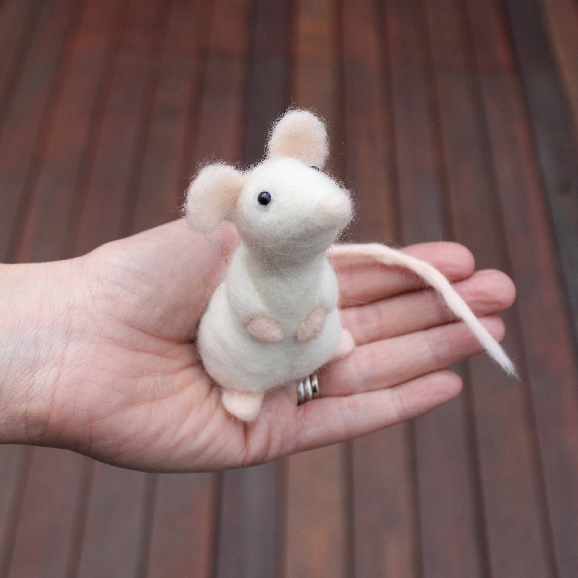 Bergin & Bath – wholesale Craft sewing kit – Needle Felting Kit - Mouse - Learn To Make TWO Cute Mice8