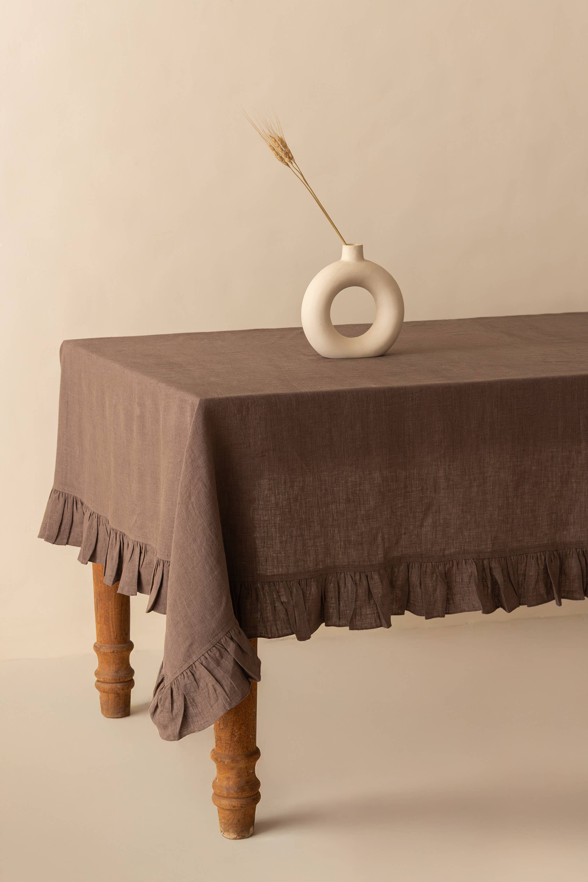 Live Linen - Wholesale Tablecloth - Linen Tablecloth with Ruffle Trim – Classic5