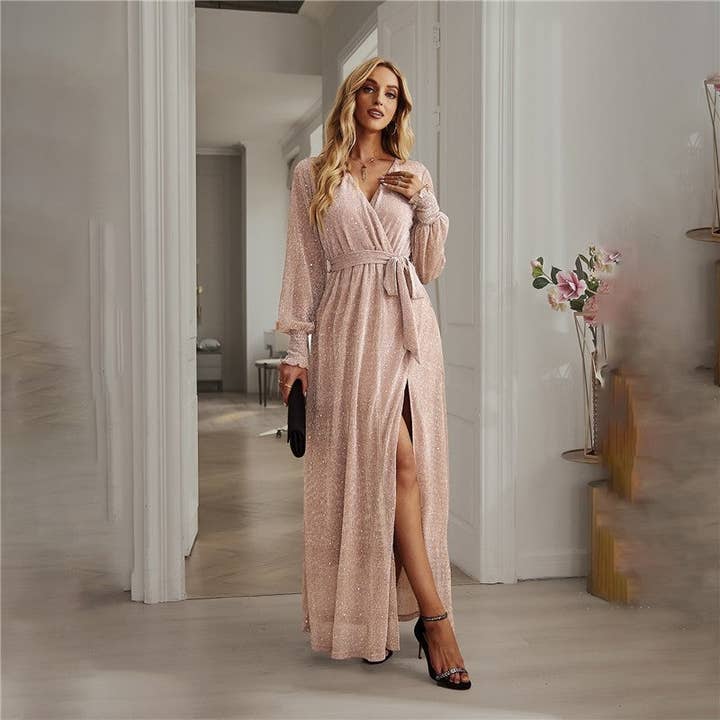 UZ Wholesale Store – Großhandel Kleid – Damen – Funkelndes Mesh-Maxikleid mit langen Ärmeln und Seitenschlitz5