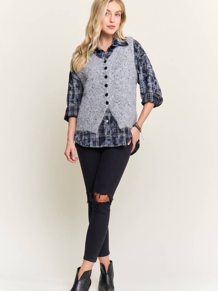 ADORA LA - Wholesale Outerwear Vest - Women's - CESW4158-BUTTON-UP FUZZY KNIT SWEATER VEST3