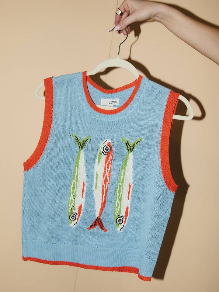 ROUND NECK 'FISH' GRAPHIC SWEATER VEST for wholesale by Sunday Edition by LE LIS