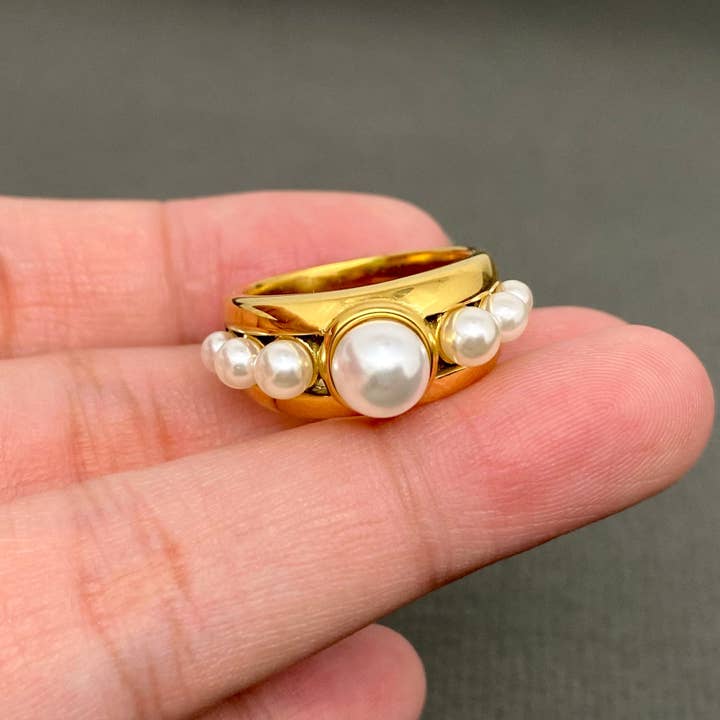 Pearl Inlaid 18K Gold Plated Stainless Steel Ring - FGS for wholesale by Mio Queena