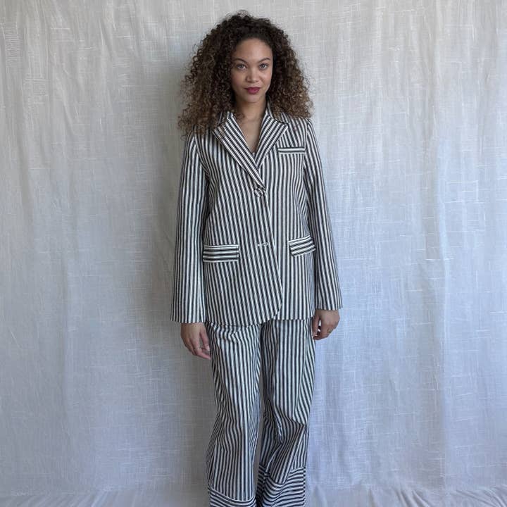 London Atelier Byproduct – wholesale Suit set – Women′s – Black White Striped Blazer Trousers Corset And Tote Bag Four Piece Set7