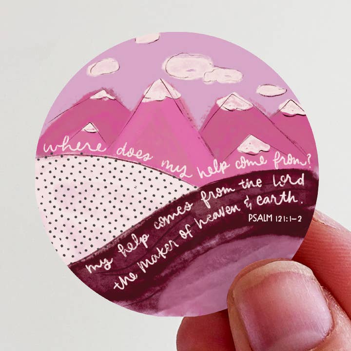 Min hjälp kommer från Herren Lila Berg Vinylklistermärke för wholesale av Kingfolk Co