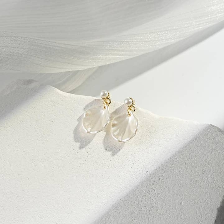 Hvid Shell perle dingle øreringe for engroshandel hos Mini Story Co