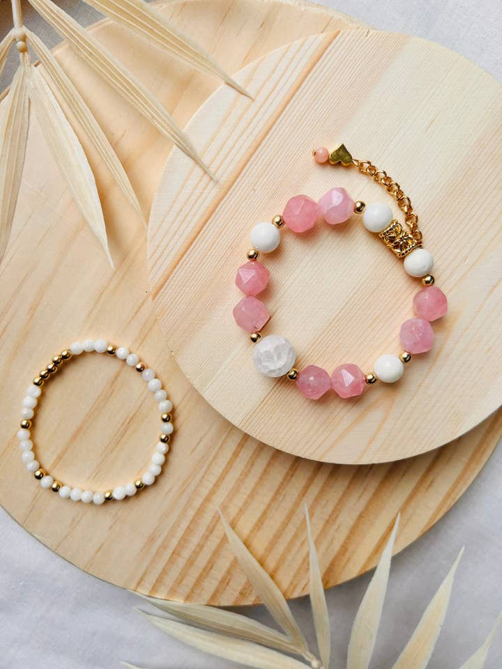 Ensemble de 2 bracelets en perles roses pour la vente par Lavender Avenue