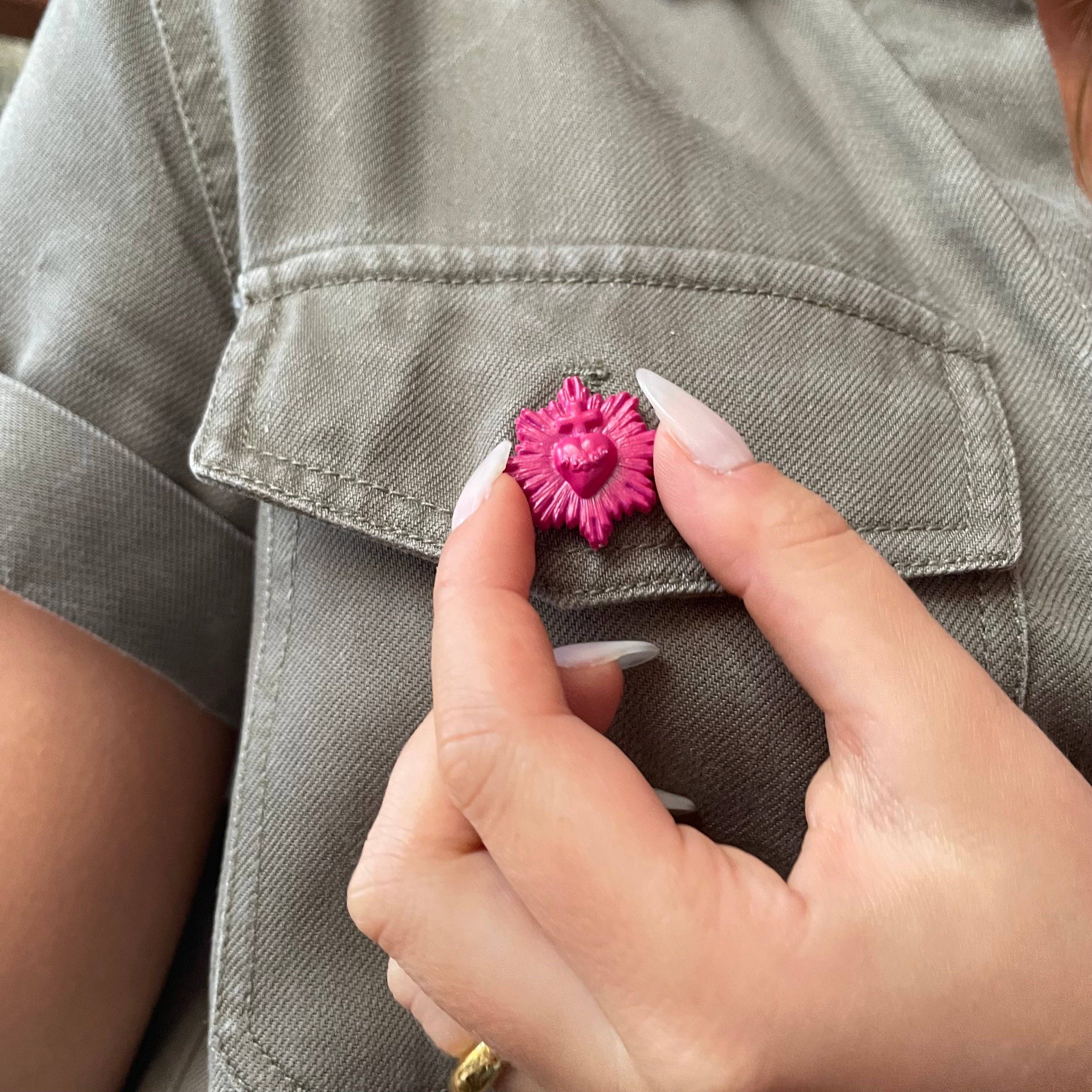 J'ai vu la Vierge - Vendita all'ingrosso Spilla da bavero - Spilla ex-voto magnetica4