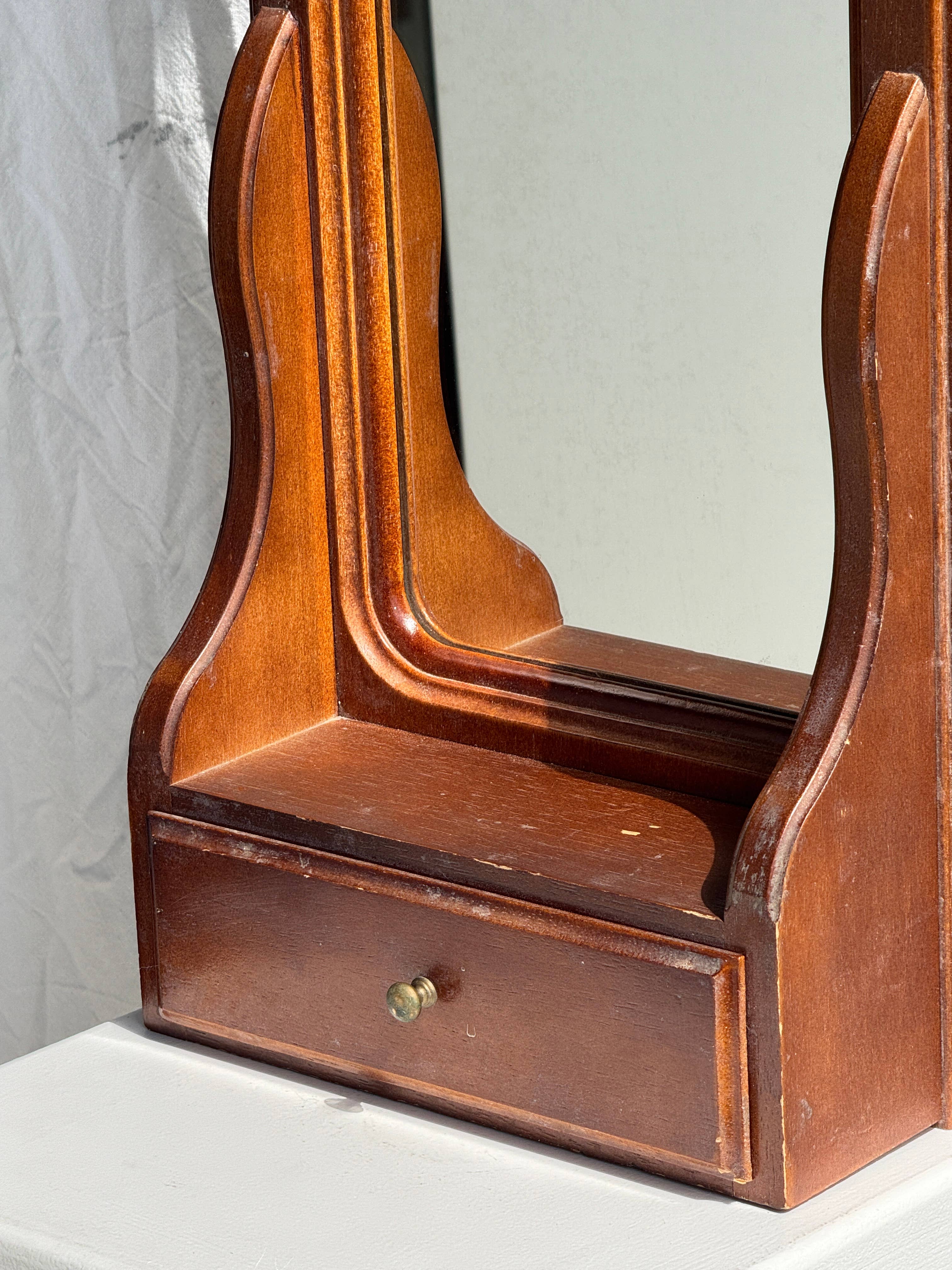 Office Objets - Wholesale Wall Mirror - Rounded mirror with a brown wooden drawer H672