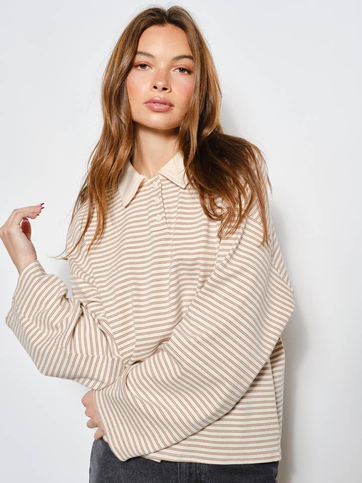 HAUT DE RUGBY MIEL pour la vente par Pretty Garbage