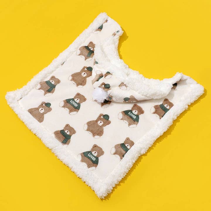 PAWPAWwholesale - Wholesale Pet Blanket - Cat/Dog - Pet Cape Blanket with Hood – Warm Winter Cloak_CWMM72789