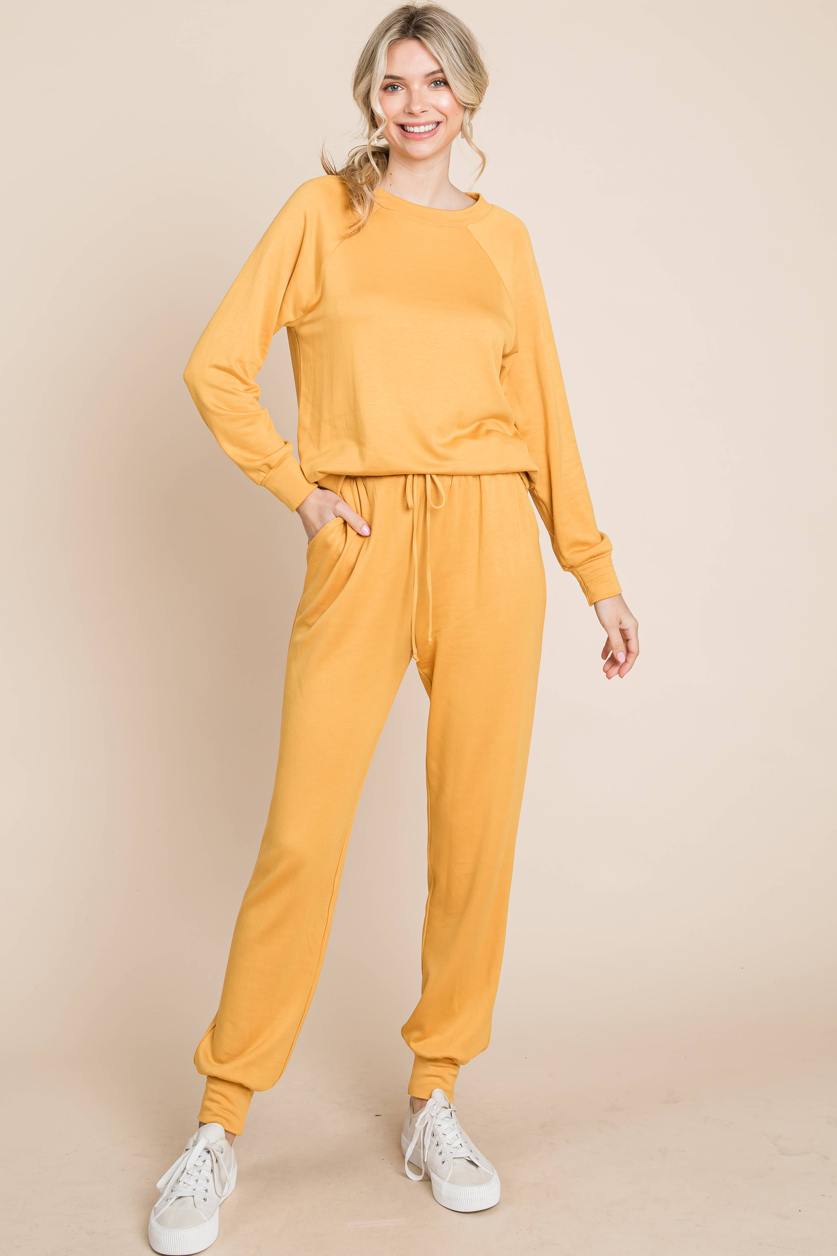 Emerald Collection – wholesale Lounge set – Women's – ETK-8898-PL Plus Size Fleece Solid Soft and Fuzzy Loungewear2