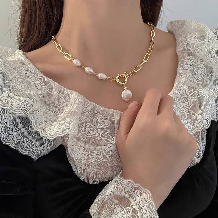 Gemscape UK – wholesale Pendant/charm necklace – Gold Paperclip Chain Pearl Necklace – Trendy Chunky Statemen6