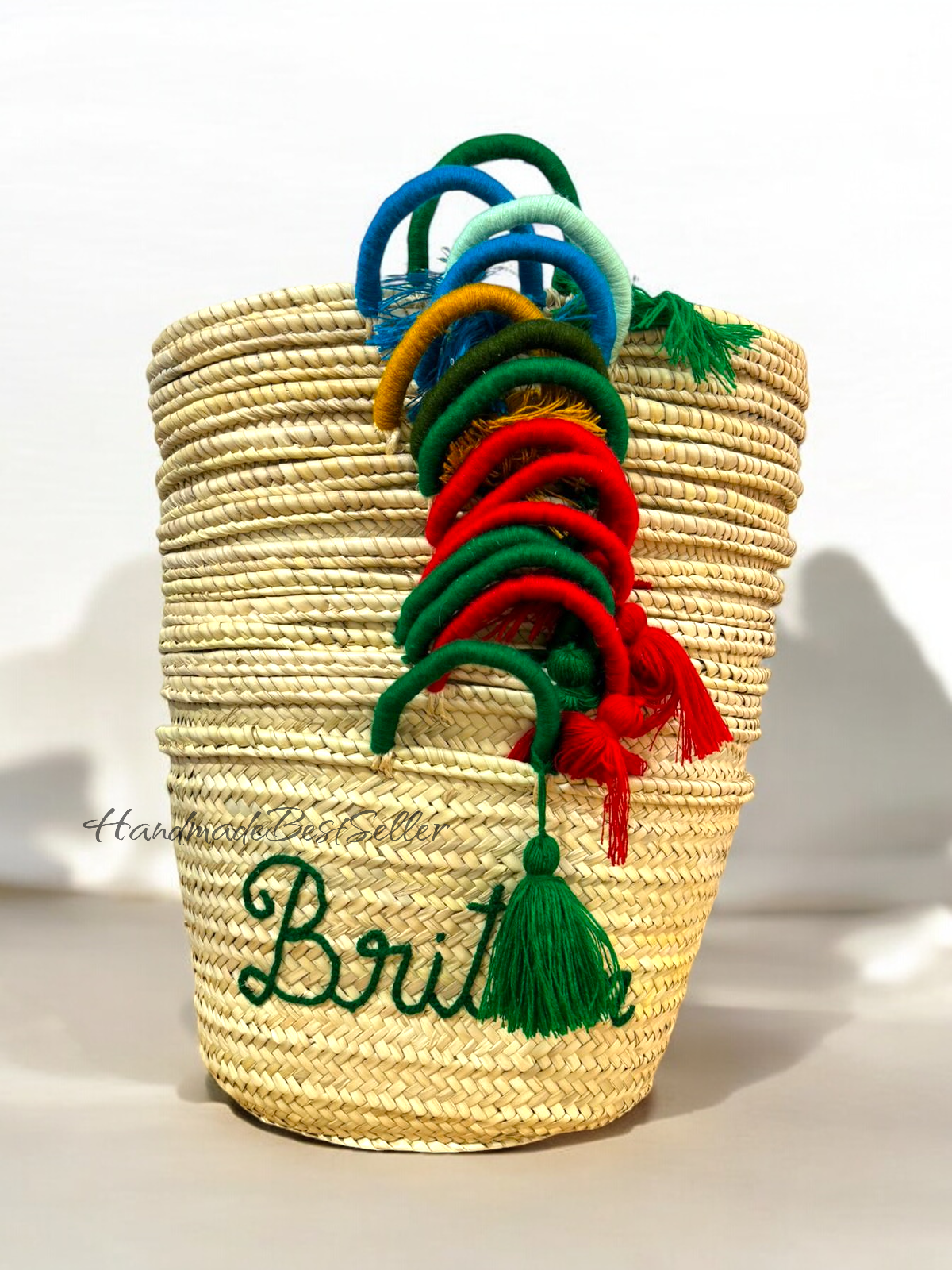 HandmadeBestSeller - Vente Paniers - Panier personnalisé brodé à la main avec pompons1