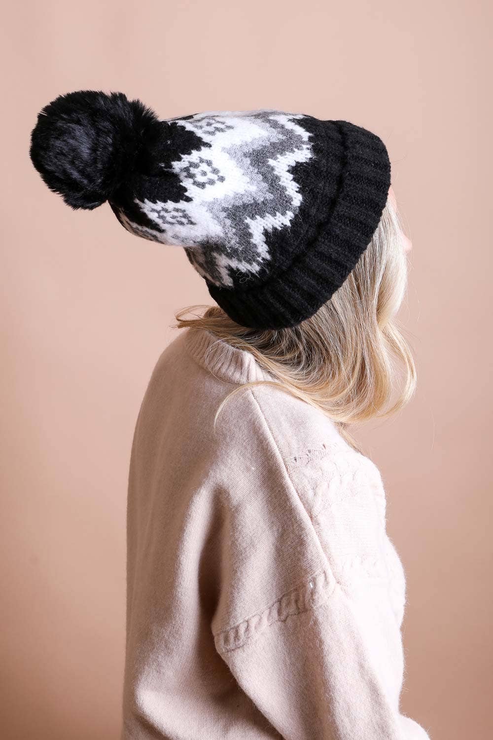 Leto Accessories - Wholesale Beanie - Dames - Klassieke winter pommuts met Shaggy voering0