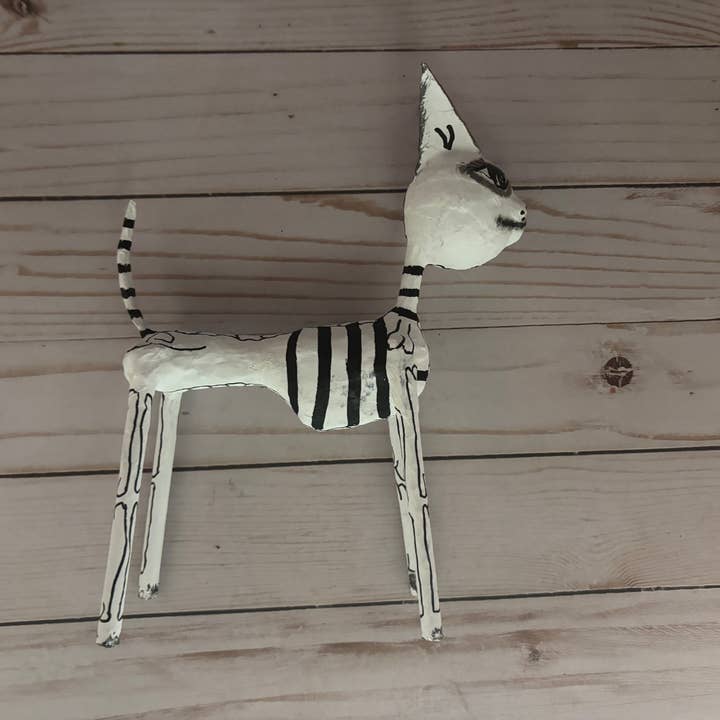 Chat Chien Animal de Compagnie Squelette Calavera en Papier Mâché Jour des Morts pour la vente par Viva Greetings