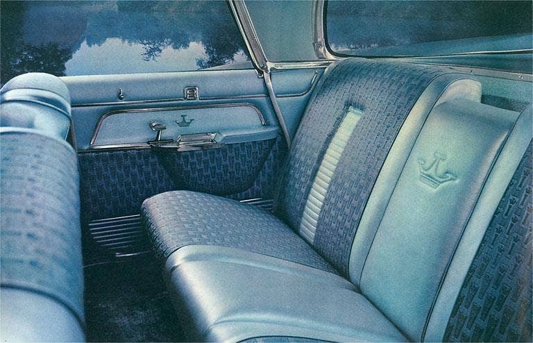 Found Image Press - Vente Autocollant - Autocollant KE-83 Banquette arrière0