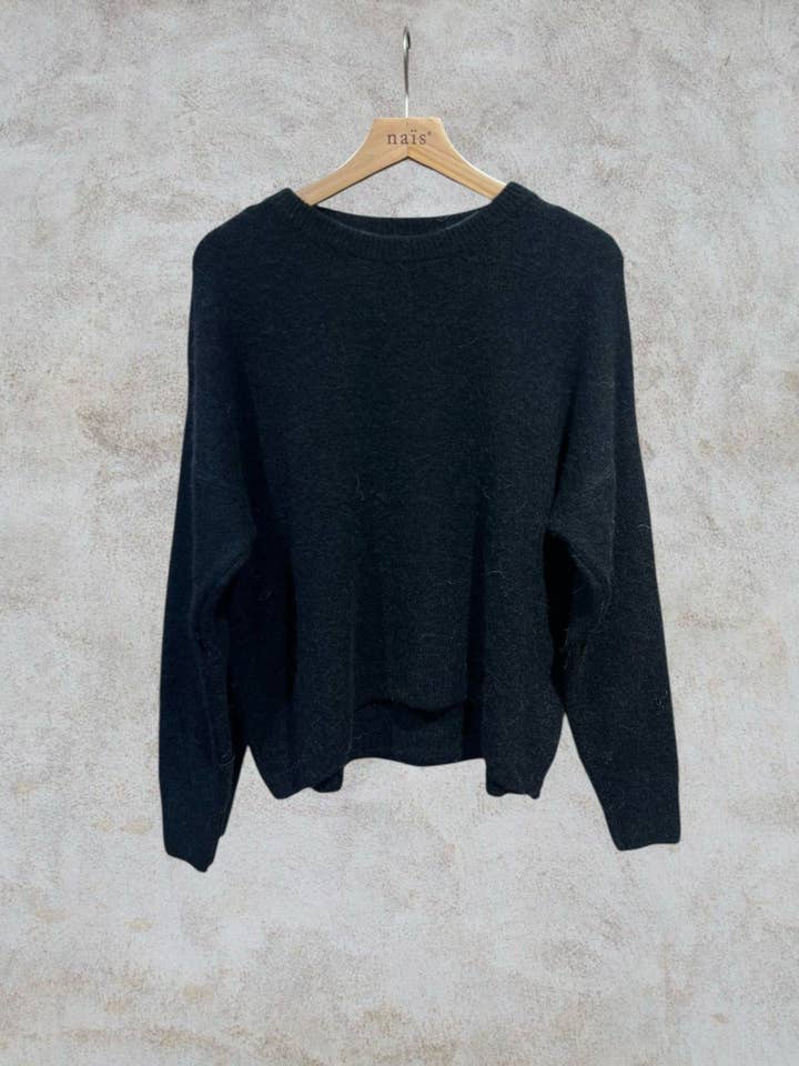 NAÏS PARIS - Wholesale Knit Sweater - Women's - Round neck long sleeve sweater in 30% superfine alpaca6
