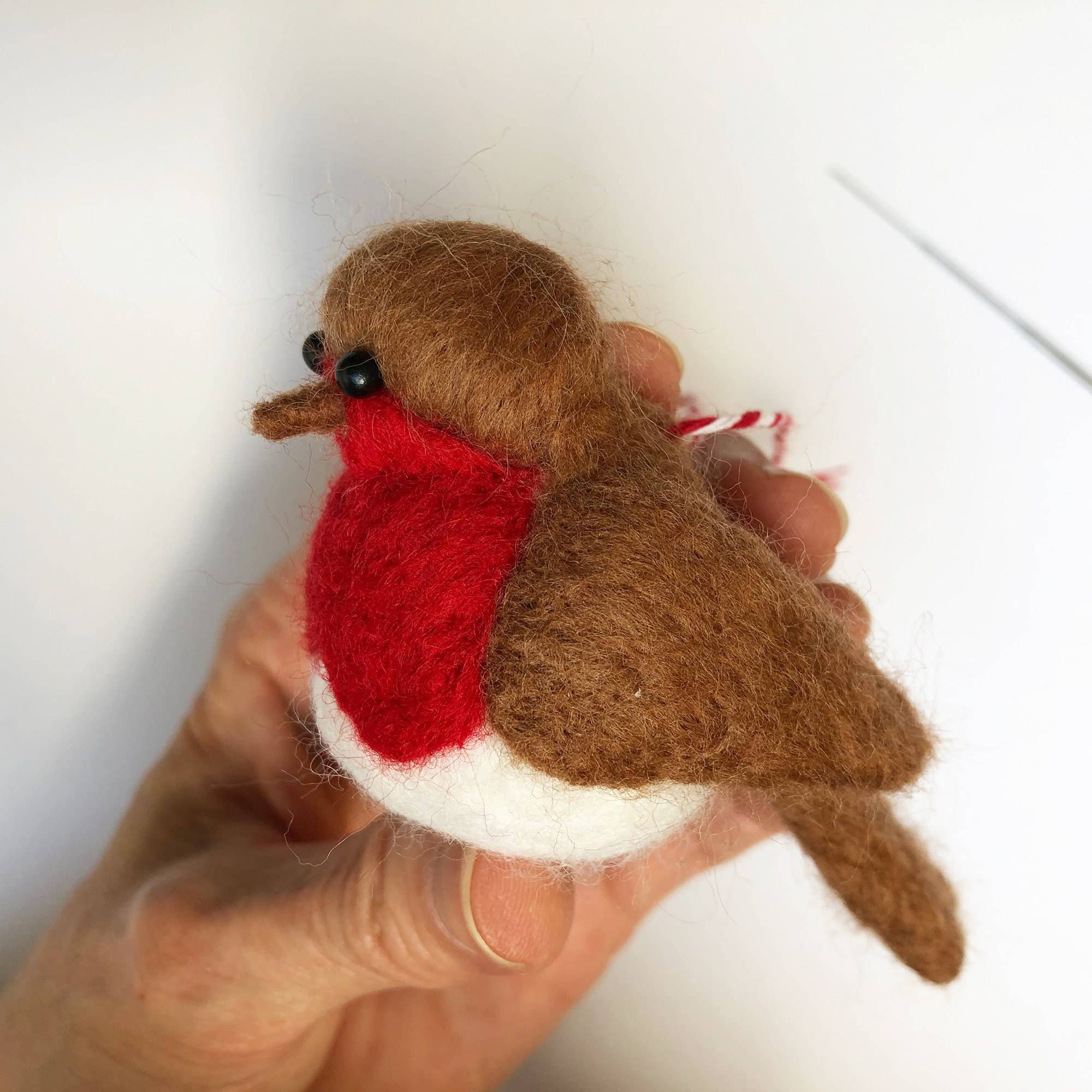 Bergin & Bath – wholesale DIY craft kit – Needle Felting Kit - Robins. Christmas craft kit for adults.5