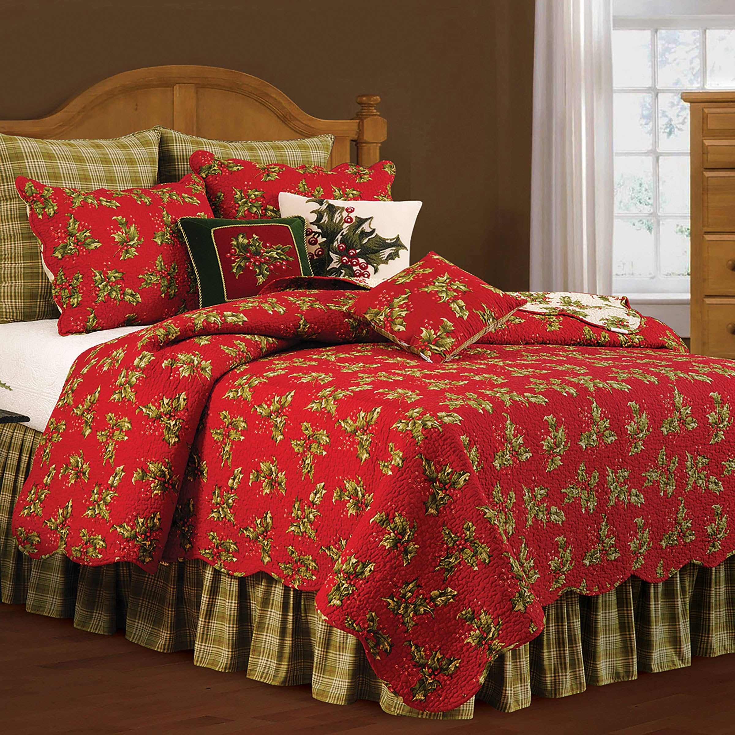 C&F Home - Wholesale Quilt - Christmas Holly Red Full/Queen Quilt0