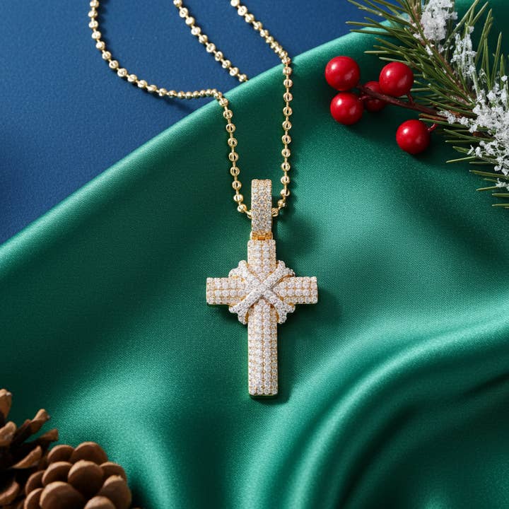 Pendentif Croix en Argent Jaune 925 Sterling 2,00 ct VVS D Clr. Moissanite pour Hommes/Femmes de King Of Bling. pour la vente par KING OF BLINGS