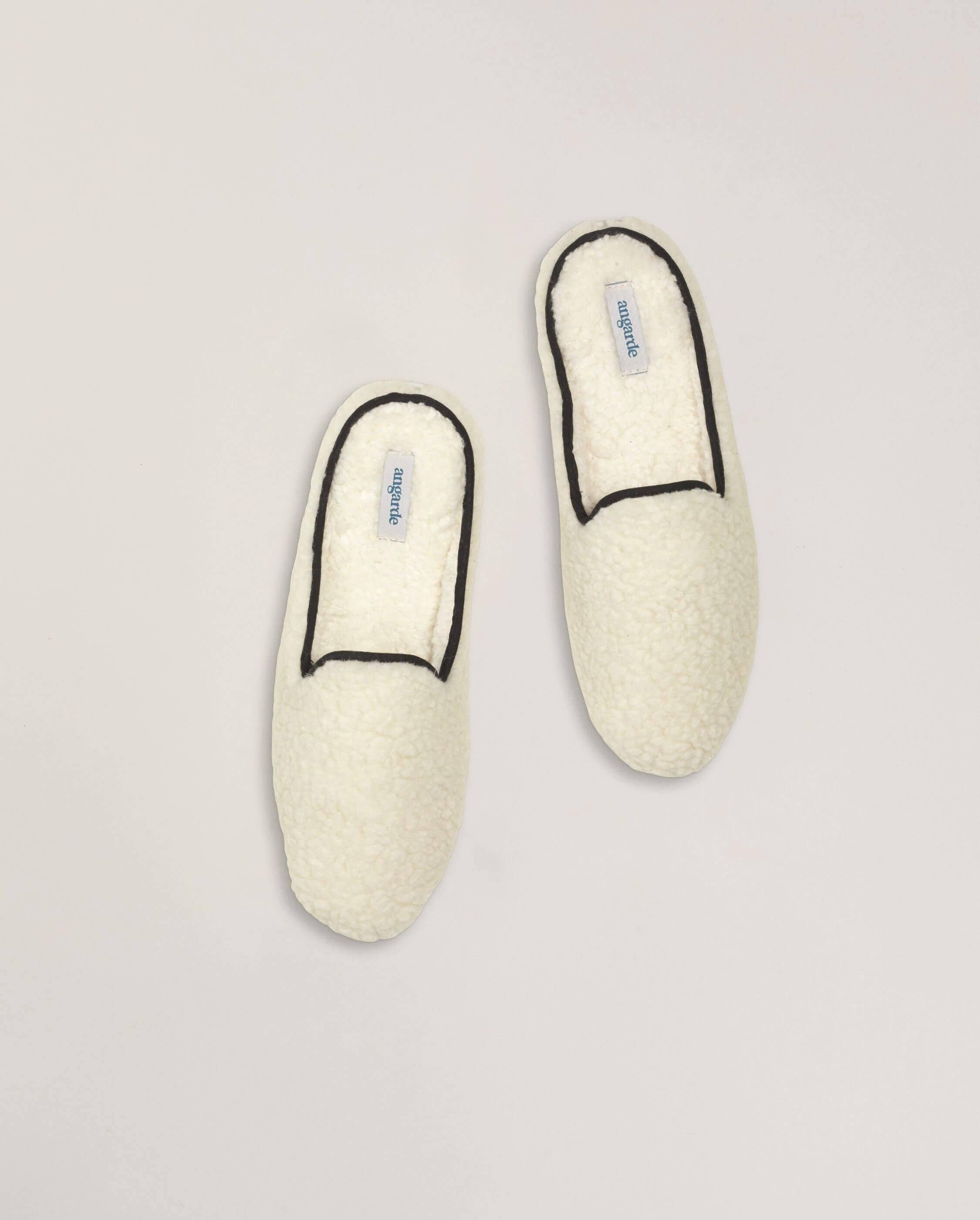 Angarde - Wholesale Mules - Women's - Women's mule with curly wool, black and white2