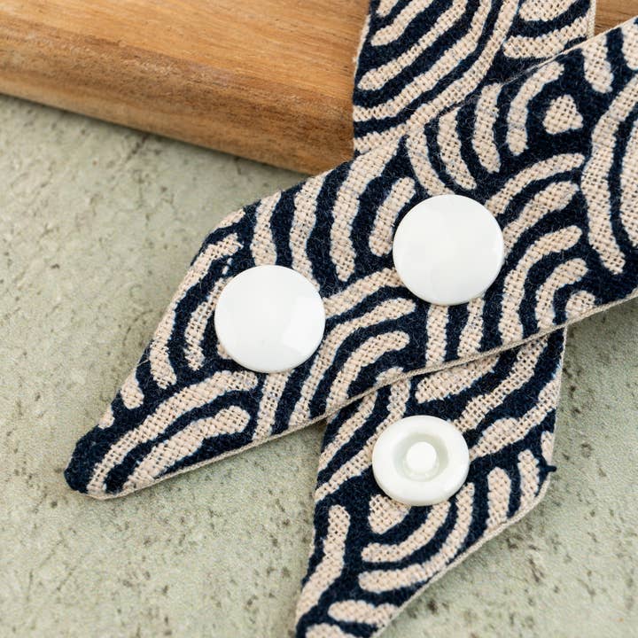 Bandana pour chien du Pacifique pour la vente par Maple & Paws