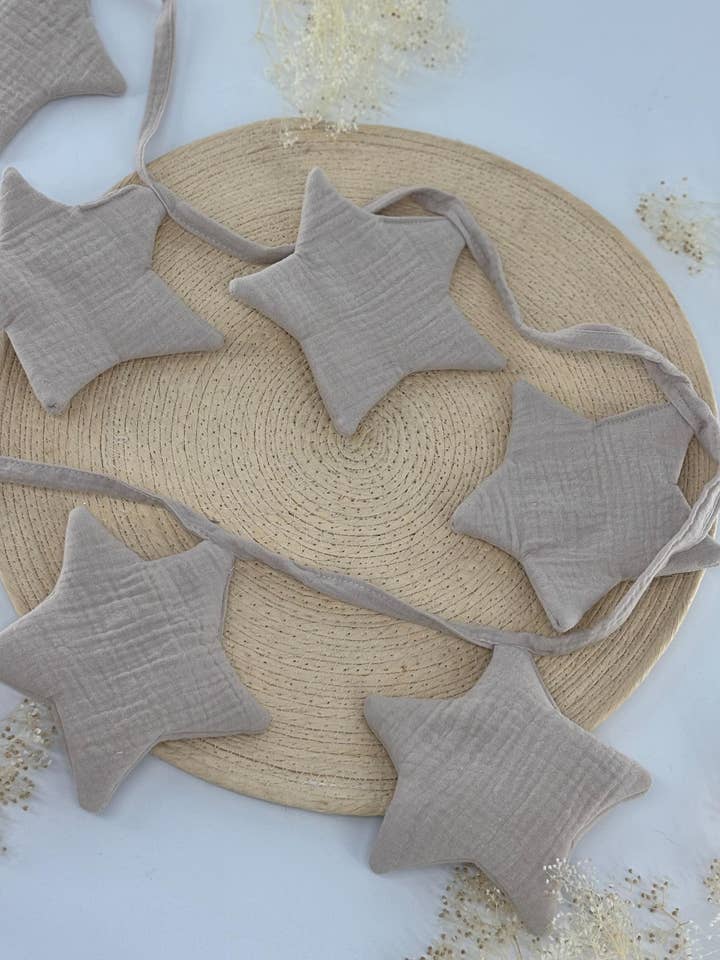 Guirlande en mousseline, guirlande de fanions pour enfants pour la vente par Velvet White