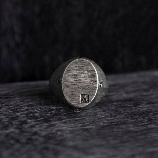 Bague Sceau Ovale Diamant Noir pour la vente par NicolasAmbrosio