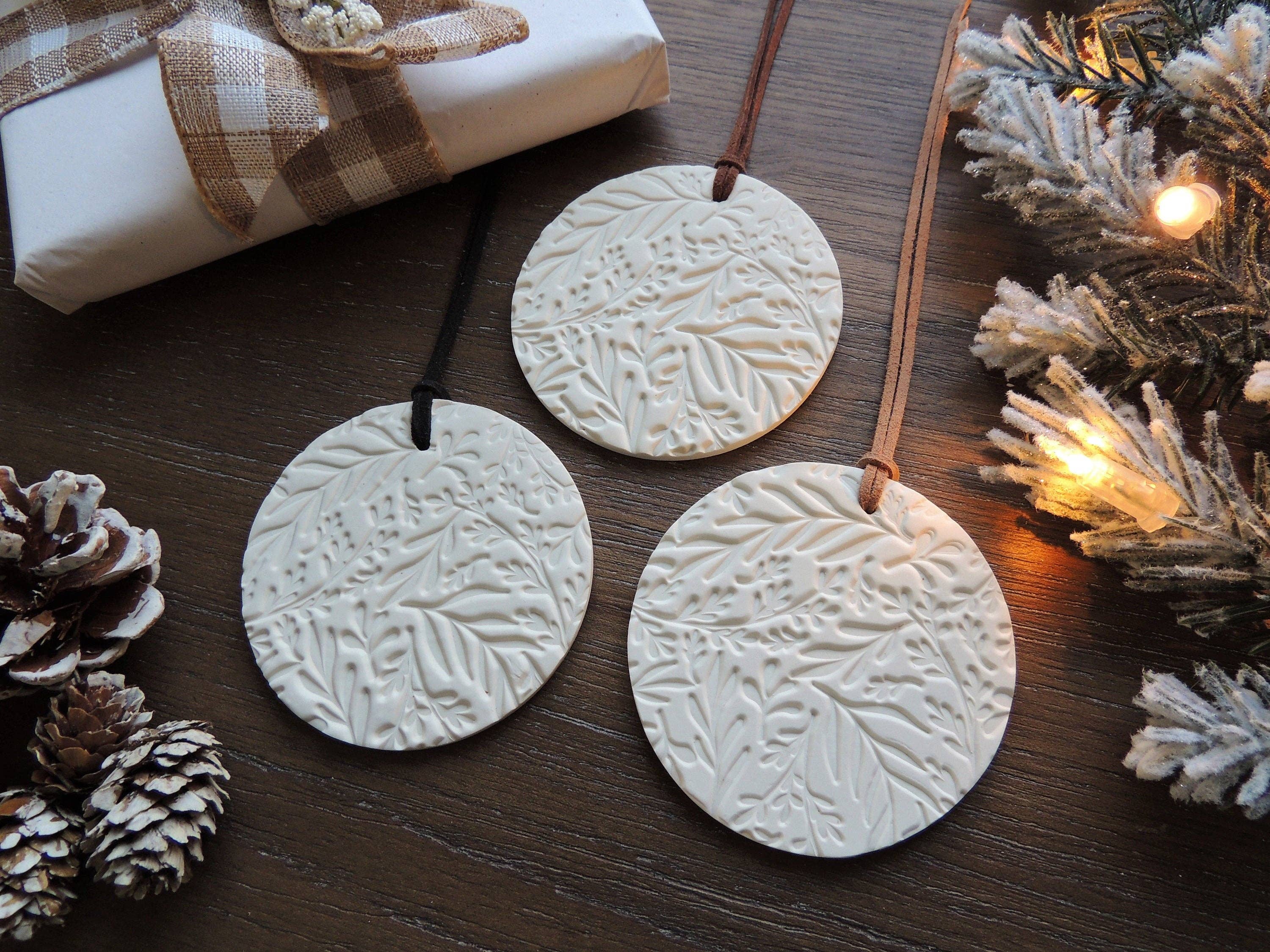 Elm & Cedar - Wholesale Ornament - Scandinavian Christmas Ornament - Leaves2
