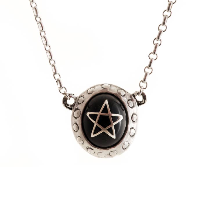 Collier Cœur Diable Noir pour la vente par Alex Streeter