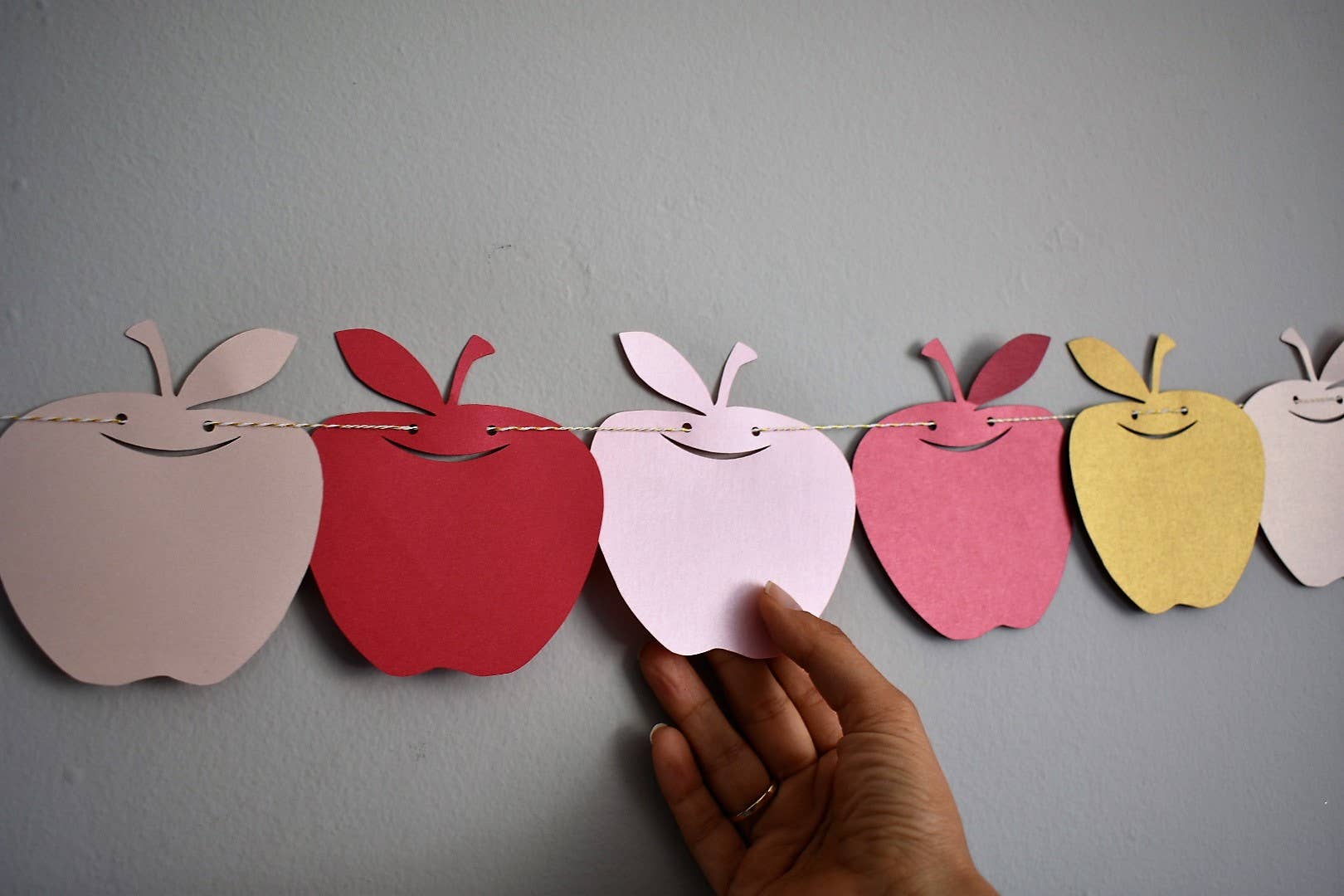 thekitcut - Vente Fanion/guirlande - Guirlande de pommes pour Rosh Hashana, automne, rentrée scolaire2