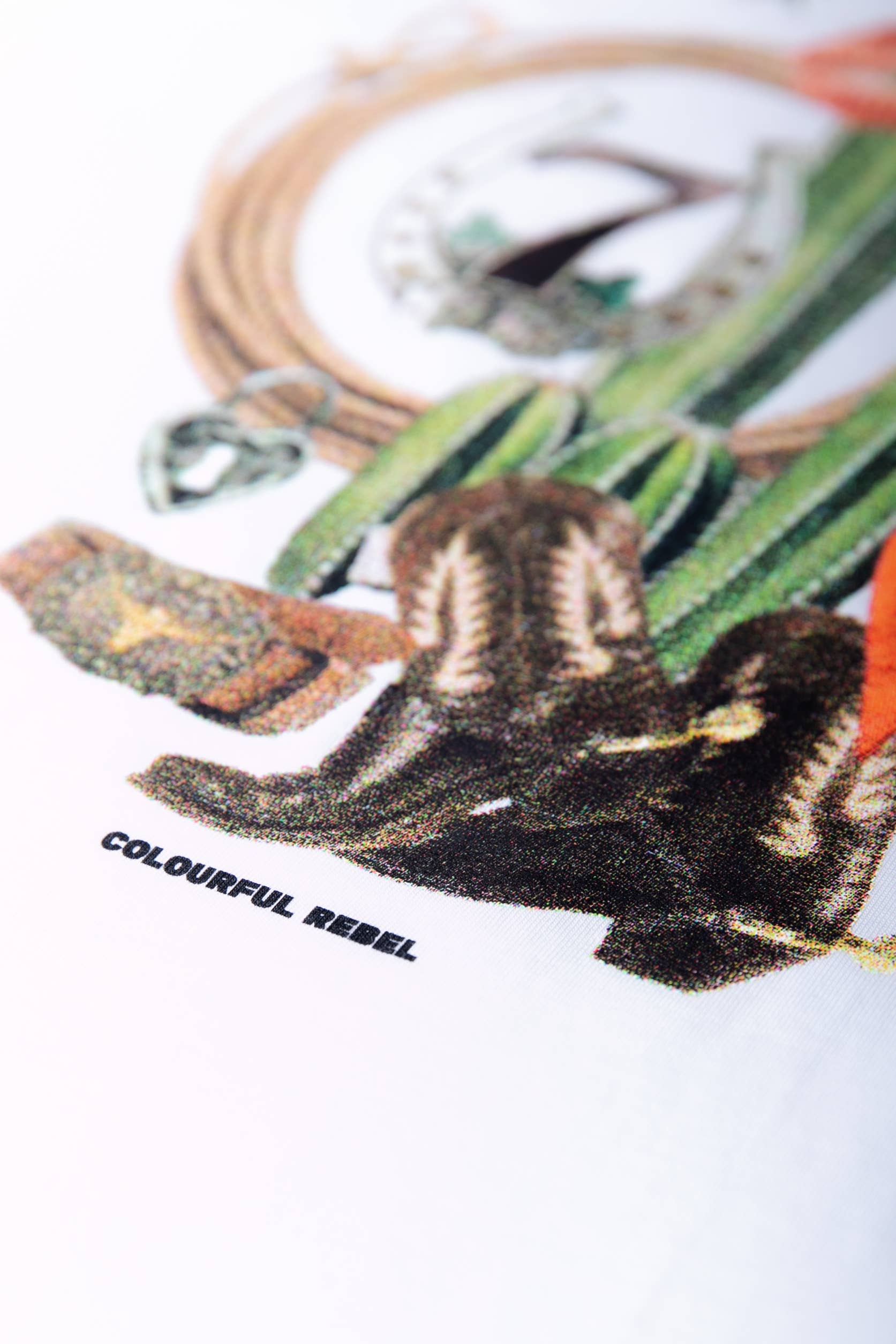 Branco padrão T-shirt Cowgirl Colourful Rebel | Branco padrão para venda a revendedores na Faire1