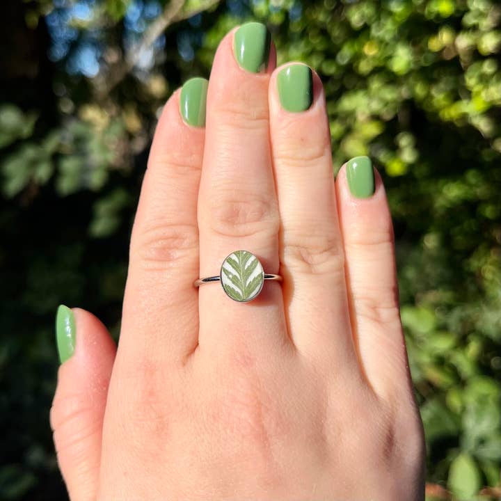 Anel de Anel Pequeno Oval Real de Aeroneira (Preto) por atacado de Wild by Design