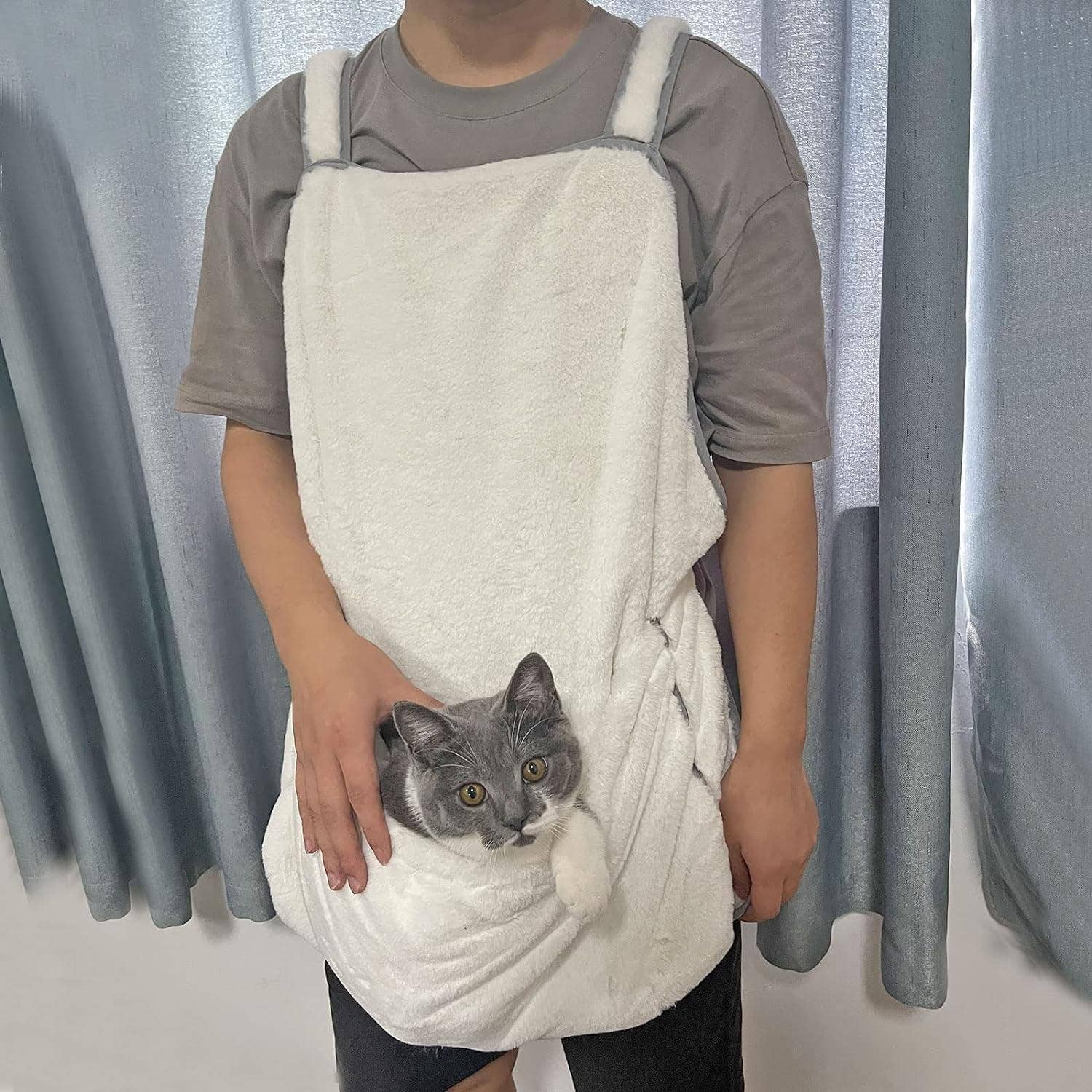 VIGOR - Wholesale Pet Carrier - Cat/Dog - Warm Cozy Sling Carrier for lovable pets on Outdoor hanging7