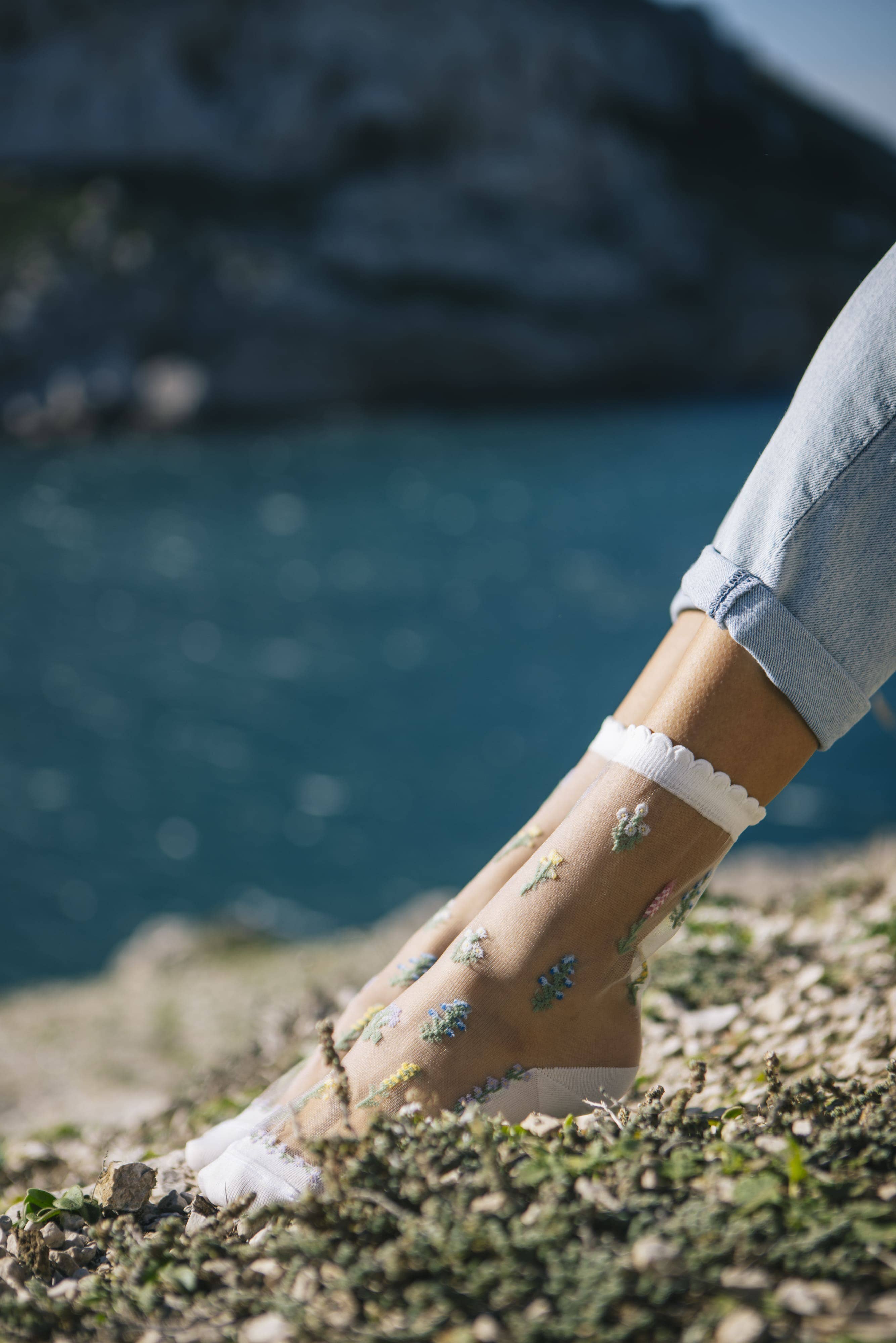 Atelier St Eustache - Vente Chaussettes – femme - Fleurs des champs • Chaussettes transparentes fleurs femme3