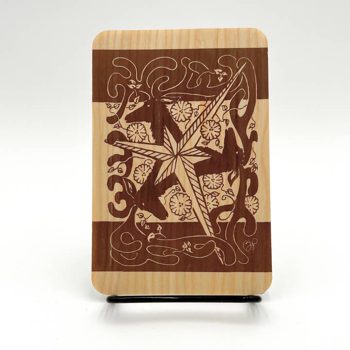 Postkarte Hirsch auf rotem Zedernholz für den Großhandel von Morning Paper dot Design