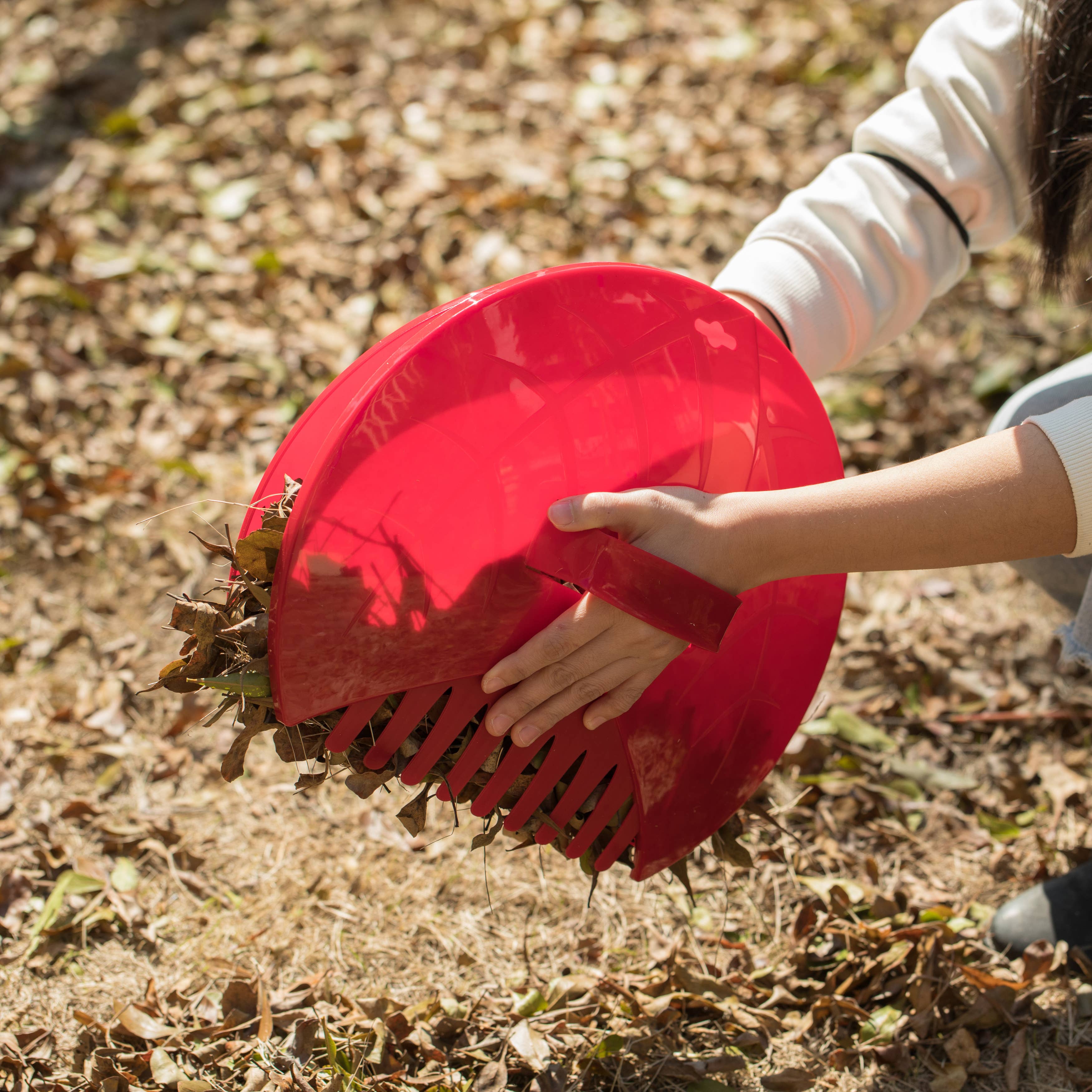 Quickway Imports - Wholesale Garden tool - Decorative Pair of Leaf Scoops, Hand Rakes4