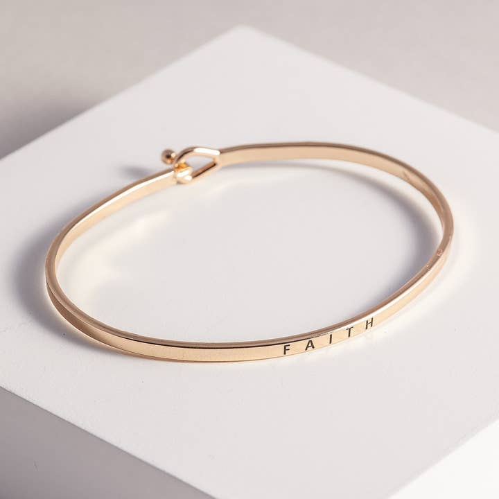 Bracelet Lasso Inspirant FOI Bracelet Jonc Or Hypo pour la vente par Verita Lane