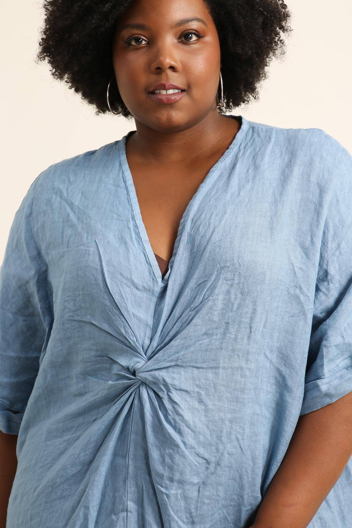 Lea & Luc - Grandes Tailles - Wholesale Dress - Women's - Plus size linen dress V neckline SKU 790929