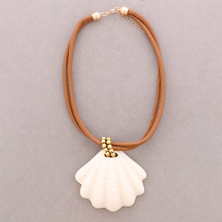Collier Pendentif Coquillage Résine pour la vente par Sonata