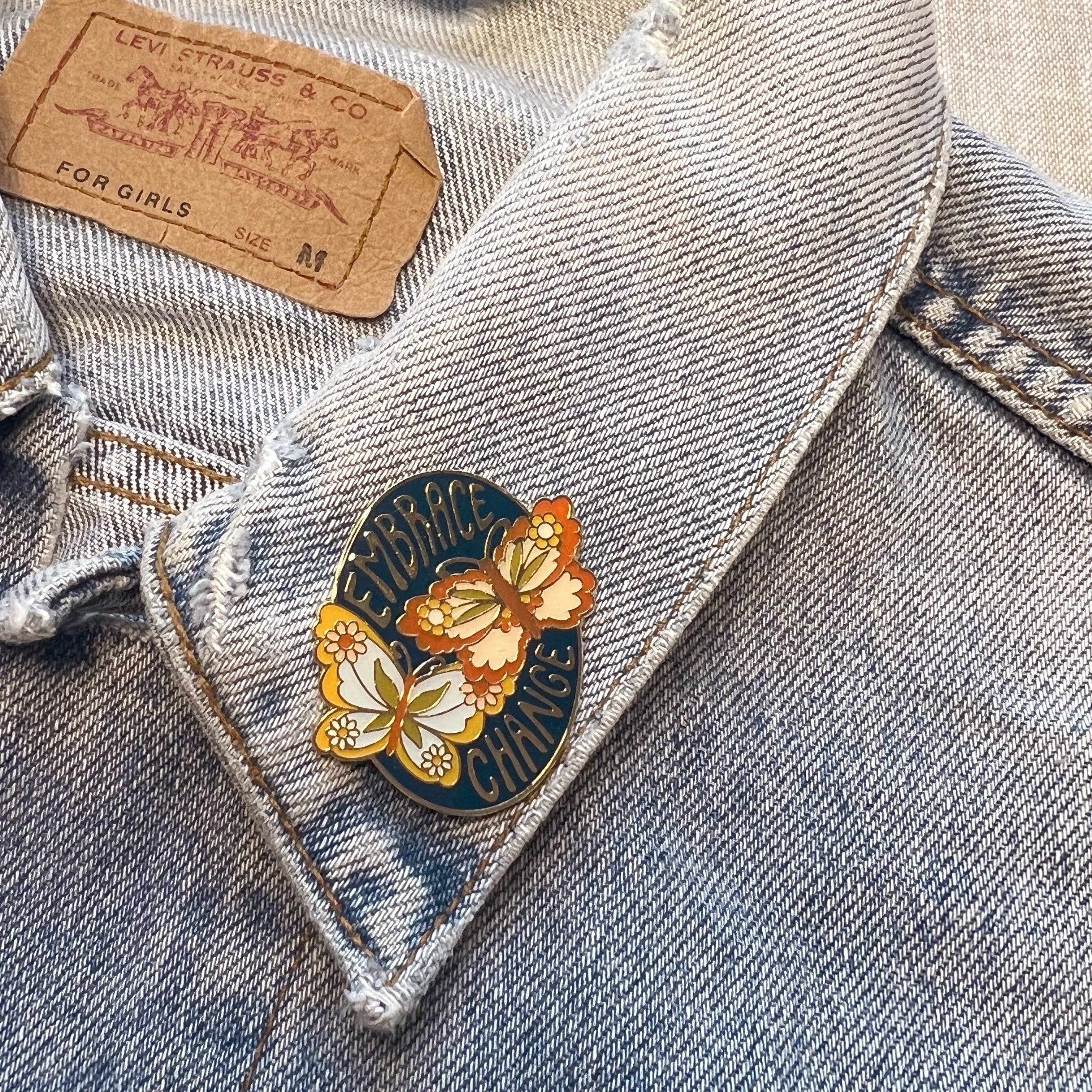 Kindness is Magic - Venta al por mayor Botón/prendedor - Pin esmaltado Embrace Change1