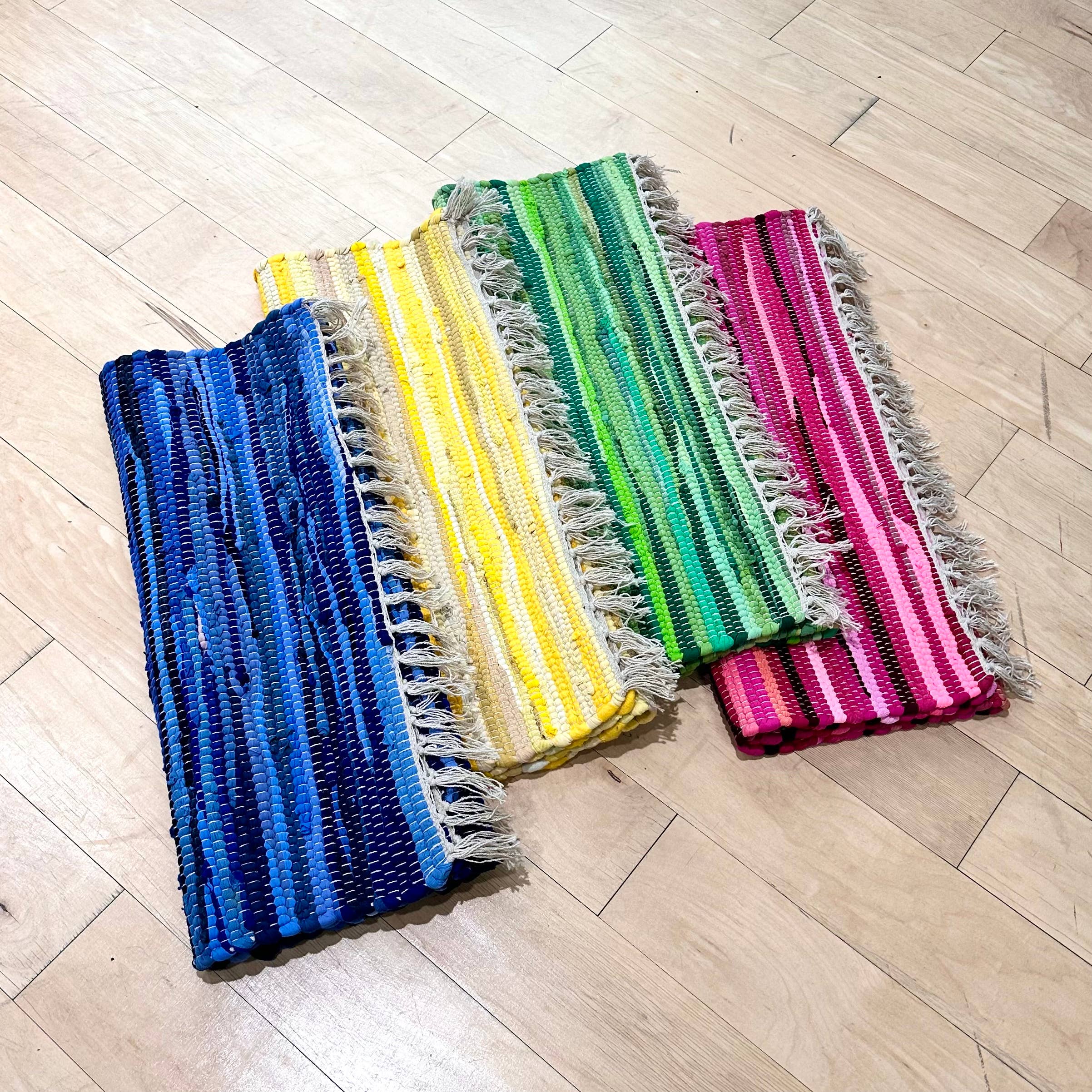 India Handicrafts Inc - Wholesale Area Rug - Fringe Jute Rugs, Assorted Colors, Set of 44