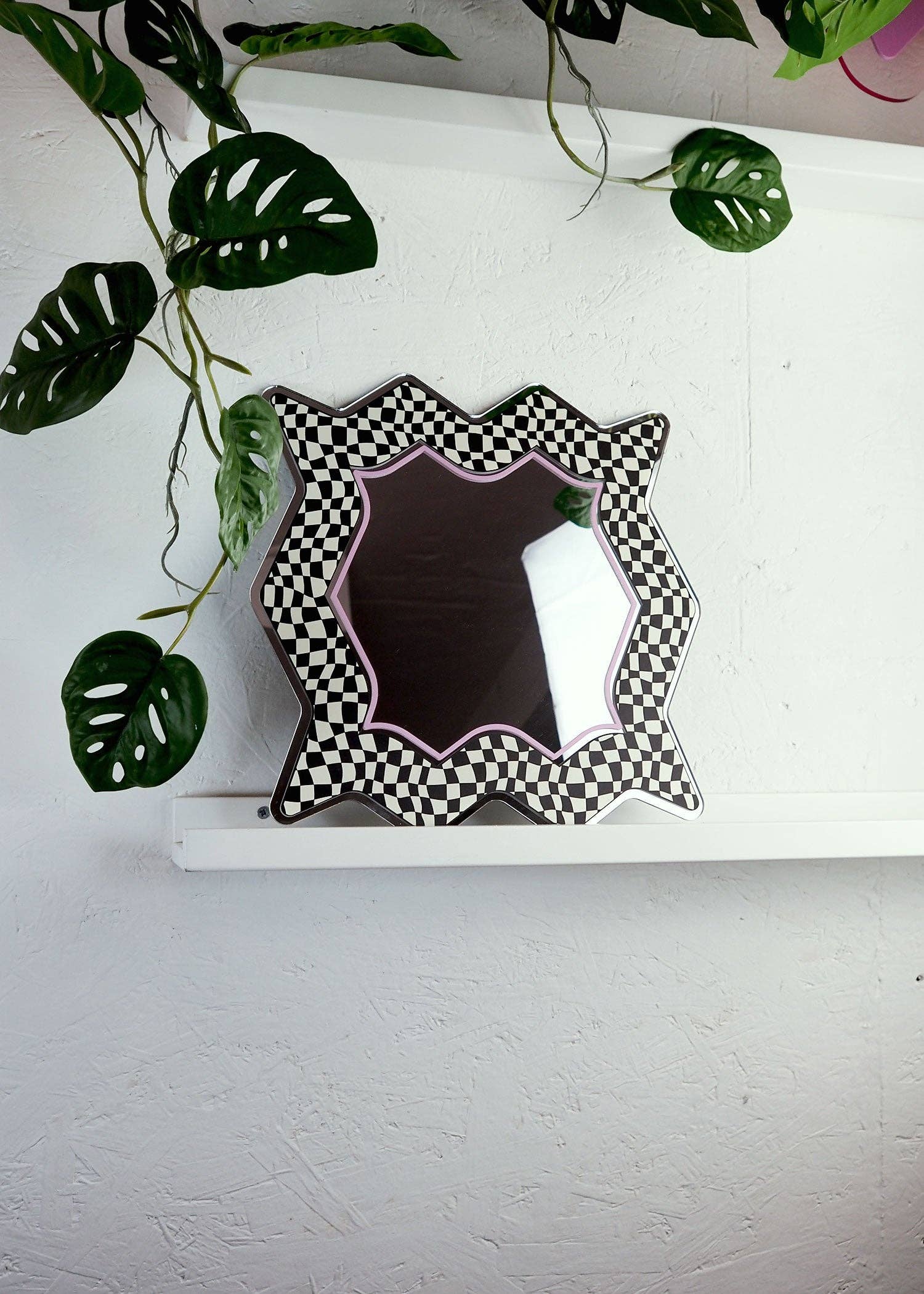 Printed Weird – wholesale Wall mirror – Spikey Checkerboard Mirror - Black/Cream/Pink3