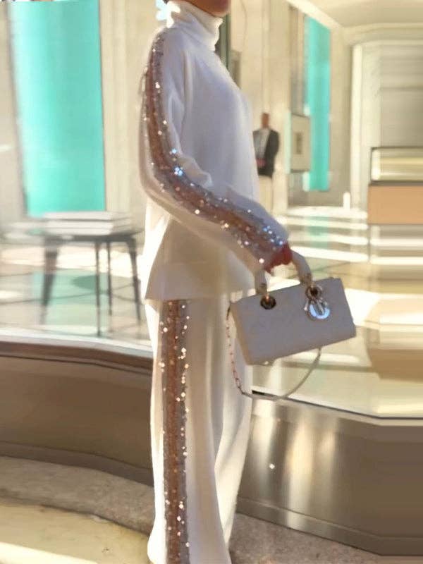 BLANC Ensemble de pulls et pantalons à col montant avec contraste de couleurs et sequins. en vente sur Faire2